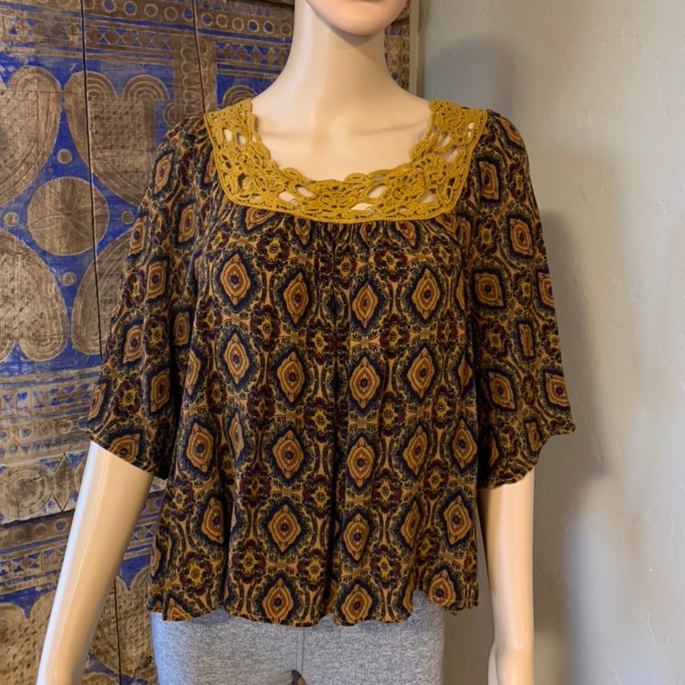 Gimmicks BKE Split Back Top - M